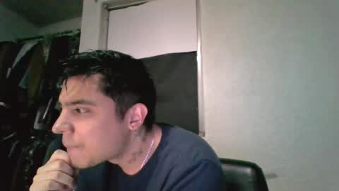 albertoarenas16 online show from May 2026 08:01:01 AM