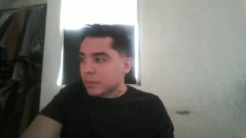 albertoarenas16 online show from June 2026 07:48:01 PM