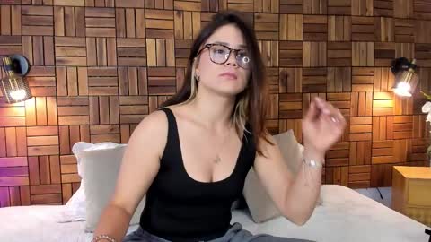 alessia online show from February 2026 06:01:02 PM