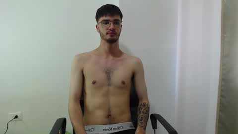 Snapshot of aleex_miller chatting on September 2025 09:47:02 PM aleex_miller online show from September 2025 09:47:02 PM