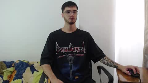 Snapshot of aleex_miller chatting on September 2025 07:19:02 PM aleex_miller online show from September 2025 07:19:02 PM