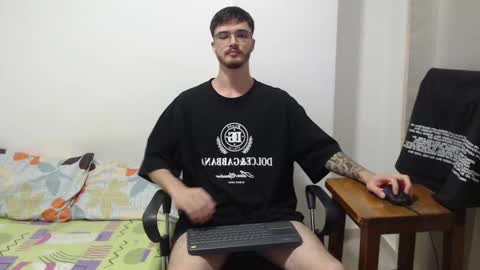 Snapshot of aleex_miller chatting on November 2025 02:06:01 AM aleex_miller online show from November 2025 02:06:01 AM