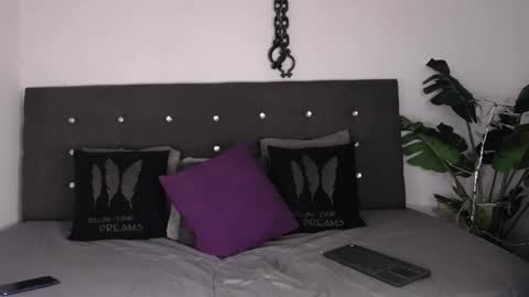 Alejandra online show from November 2025 11:11:01 AM