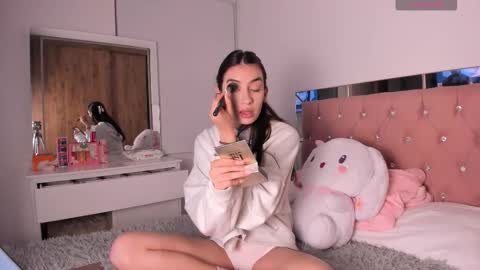 Snapshot of alejandraaa_ chatting on October 2025 01:25:01 AM alejandraaa_ online show from October 2025 01:25:01 AM