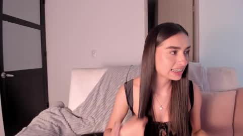 alejandraaa_ online show from December 2025 02:06:02 AM