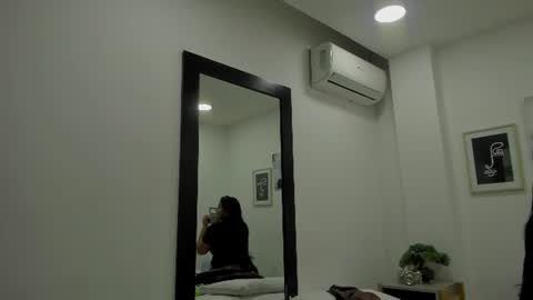 Snapshot of alejandrarojas_ chatting on June 2026 12:14:02 PM Alejandra online show from June 2026 12:14:02 PM