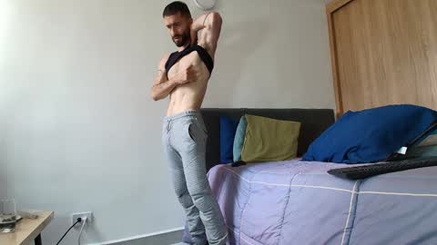 Snapshot of alejandro_bigcock chatting on January 2025 06:57:01 PM Alejandro Hernndez online show from January 2025 06:57:01 PM