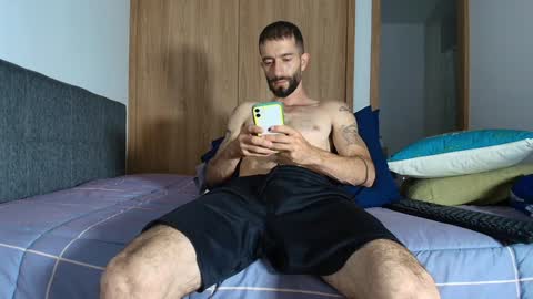 Snapshot of alejandro_bigcock chatting on January 2025 03:52:02 AM Alejandro Hernndez online show from January 2025 03:52:02 AM