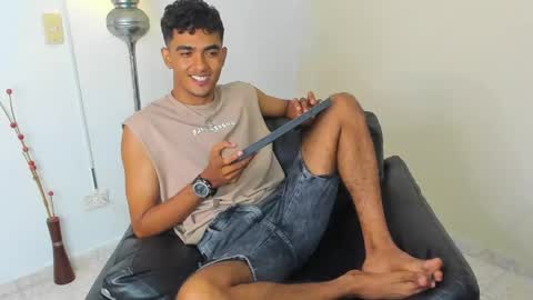 Snapshot of alejandro_williams chatting on June 2026 01:28:02 AM Alejandro williams online show from June 2026 01:28:02 AM