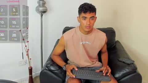 Snapshot of alejandro_williams chatting on June 2026 08:39:02 PM Alejandro williams online show from June 2026 08:39:02 PM