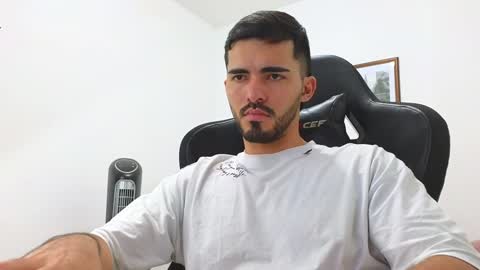 alejandroo_7 online show from January 2025 02:57:01 AM