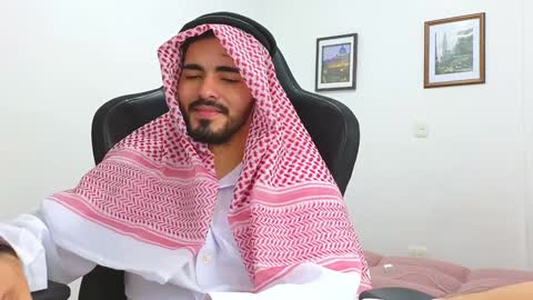 alejandroo_7 online show from January 2025 12:49:01 AM