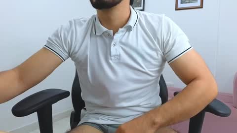 alejandroo_7 online show from January 2025 09:58:01 PM