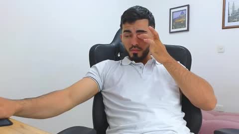 alejandroo_7 online show from February 2025 11:20:01 PM