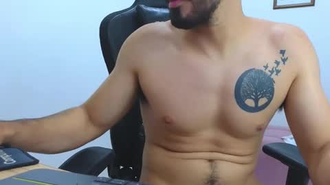 alejandroo_7 online show from March 2025 11:16:02 PM