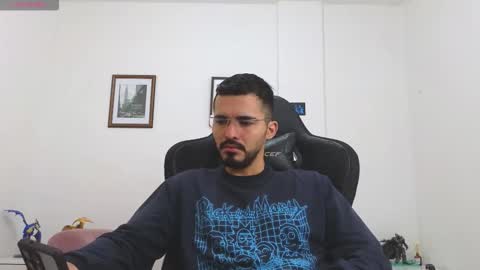 alejandroo_7 online show from September 2025 03:05:01 PM