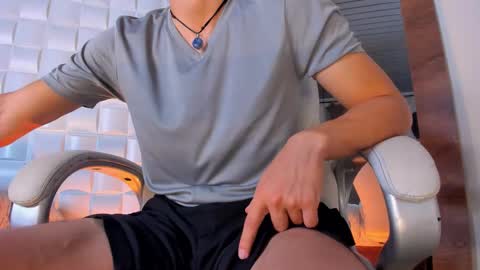 Alejo  online show from November 2025 08:40:02 PM