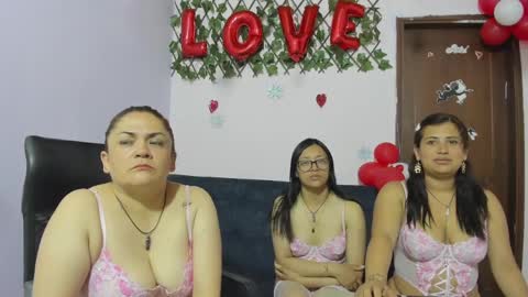 Snapshot of alejita_smithh chatting on February 2025 03:47:02 AM zoe and Kataleya online show from February 2025 03:47:02 AM