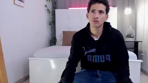 alejo_exotic online show from June 2026 12:30:01 PM