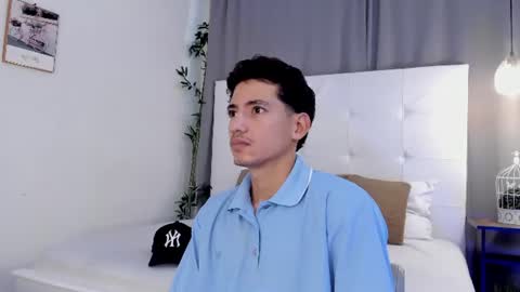 alejo_exotic online show from June 2026 12:33:01 PM
