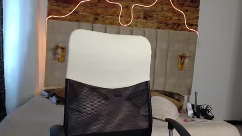 alektra_bryce online show from September 2025 08:30:01 PM