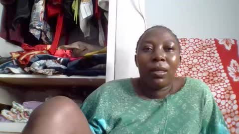 Snapshot of alesha_ chatting on October 2025 07:20:01 AM Noreen Kennth and Emilly online show from October 2025 07:20:01 AM