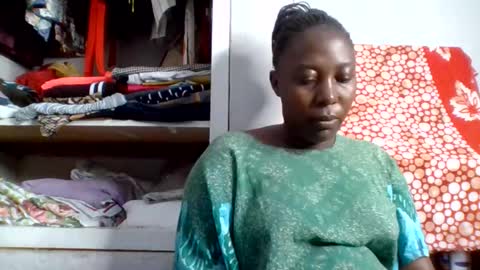 Snapshot of alesha_ chatting on November 2025 05:52:02 AM Noreen Kennth and Emilly online show from November 2025 05:52:02 AM