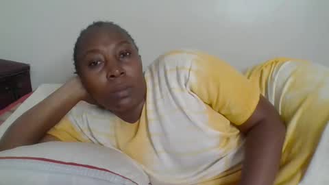 Snapshot of alesha_ chatting on December 2025 07:37:01 AM Noreen Kennth and Emilly online show from December 2025 07:37:01 AM