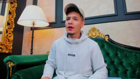 Alessandro King online show from March 2025 11:40:01 AM