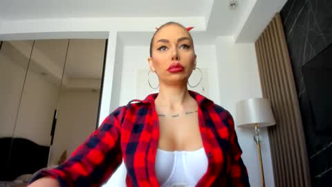 Snapshot of alessa_burns chatting on March 2025 07:45:01 AM Alessa online show from March 2025 07:45:01 AM