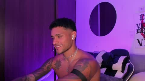 Snapshot of alessandro_vanni chatting on July 2026 04:19:01 AM Alessandro Vanni online show from July 2026 04:19:01 AM