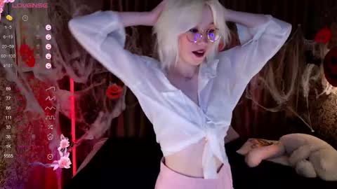 Snapshot of alettaeve chatting on October 2025 03:51:02 PM Lola online show from October 2025 03:51:02 PM