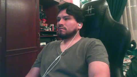 Snapshot of alevil_97 chatting on April 2026 03:00:02 AM Alejo online show from April 2026 03:00:02 AM