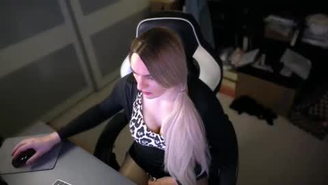 Leyla Leg online show from April 2026 07:29:01 PM