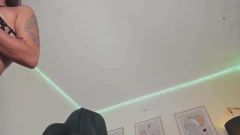 Snapshot of alex4diaz chatting on December 2024 11:59:01 PM Alexa online show from December 2024 11:59:01 PM