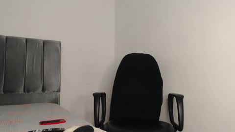 Owen online show from January 2025 03:33:01 AM