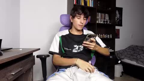 Snapshot of alex_connorr chatting on November 2025 10:56:02 PM alex_connorr online show from November 2025 10:56:02 PM