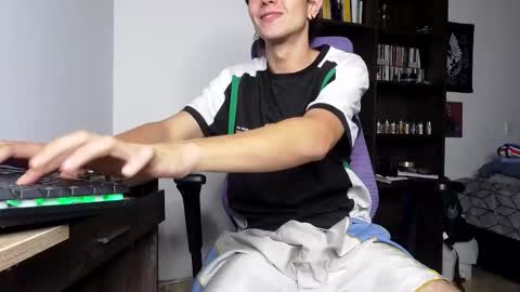 Snapshot of alex_connorr chatting on November 2025 10:52:01 PM alex_connorr online show from November 2025 10:52:01 PM