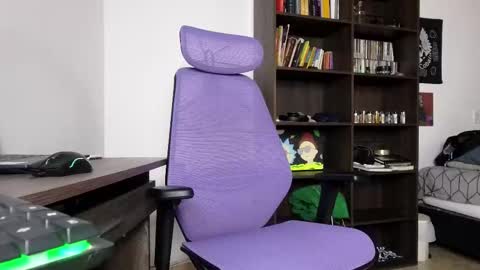 Snapshot of alex_connorr chatting on November 2025 04:00:01 AM alex_connorr online show from November 2025 04:00:01 AM