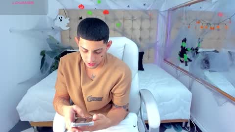 alex online show from October 2025 12:04:02 PM