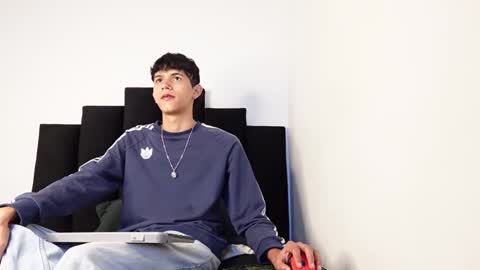 alex_mark_ online show from October 2025 01:44:01 PM