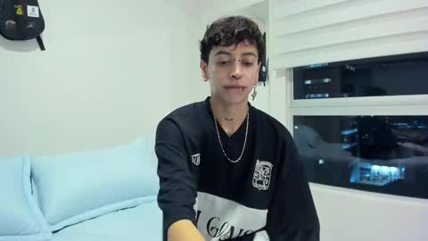 Snapshot of alex_poett chatting on January 2025 12:04:01 AM Residente0xxx online show from January 2025 12:04:01 AM