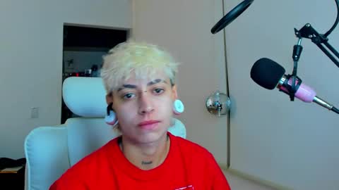 Snapshot of alex_poett chatting on December 2025 02:16:02 AM Residente0xxx online show from December 2025 02:16:02 AM