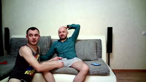 Alex and Tobey online show from November 2025 06:01:01 AM