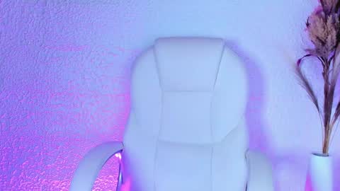 Snapshot of alexa_fox18 chatting on December 2024 05:49:02 AM Alexa online show from December 2024 05:49:02 AM