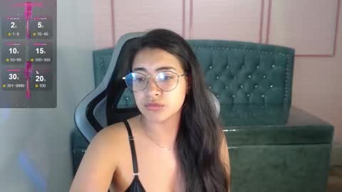 Alexandra online show from October 2025 11:40:01 AM