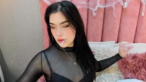 Alexa Thaylor online show from October 2025 06:19:02 PM