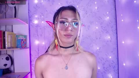 alexaavandercloude online show from April 2026 01:47:01 AM
