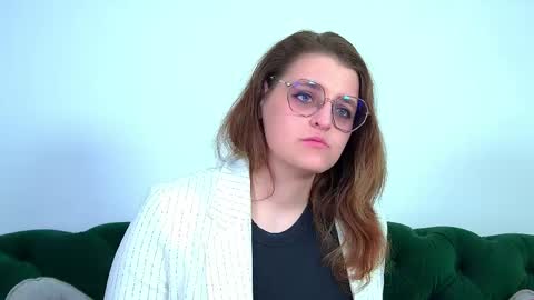 AlexaAvery online show from May 2026 06:44:01 AM