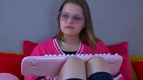 AlexaAvery online show from July 2026 07:01:02 AM